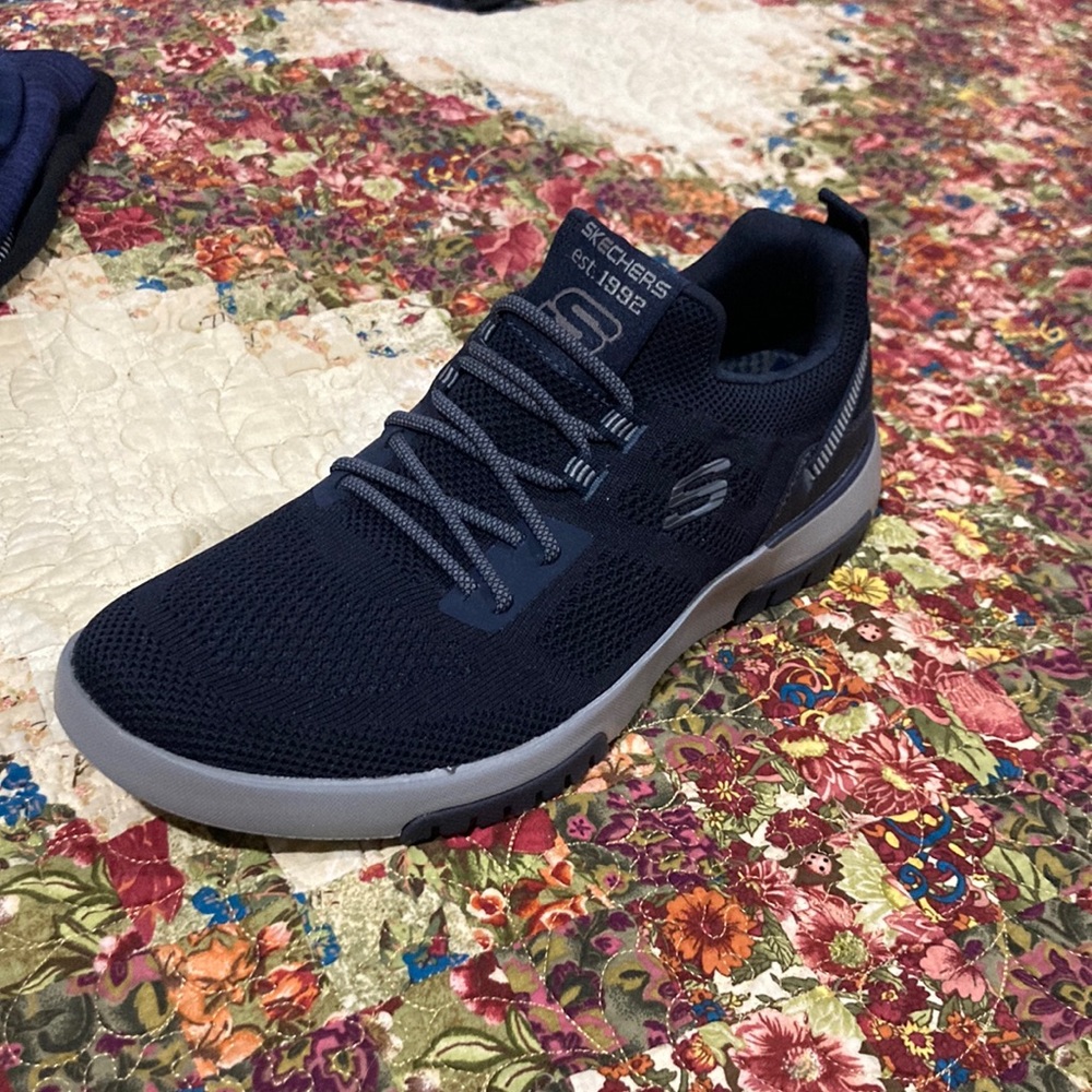 COPY - Navy blue Skechers